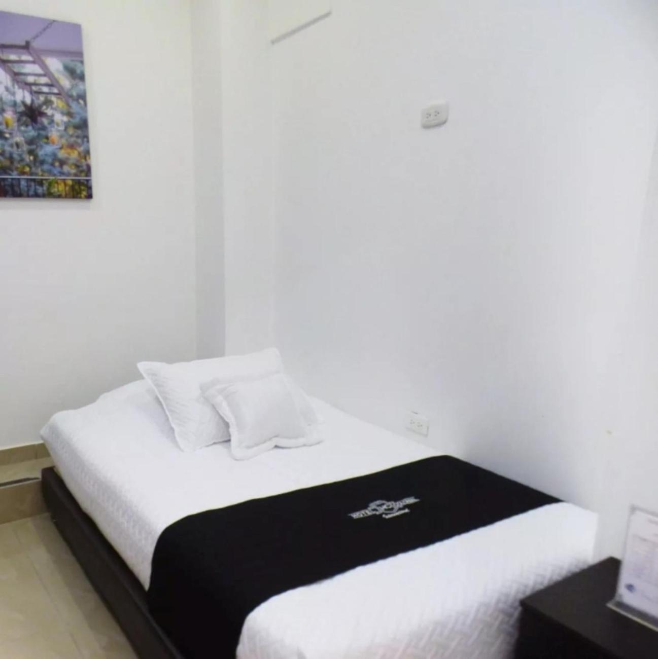 Hotel Colonial Internacional Богота Екстериор снимка